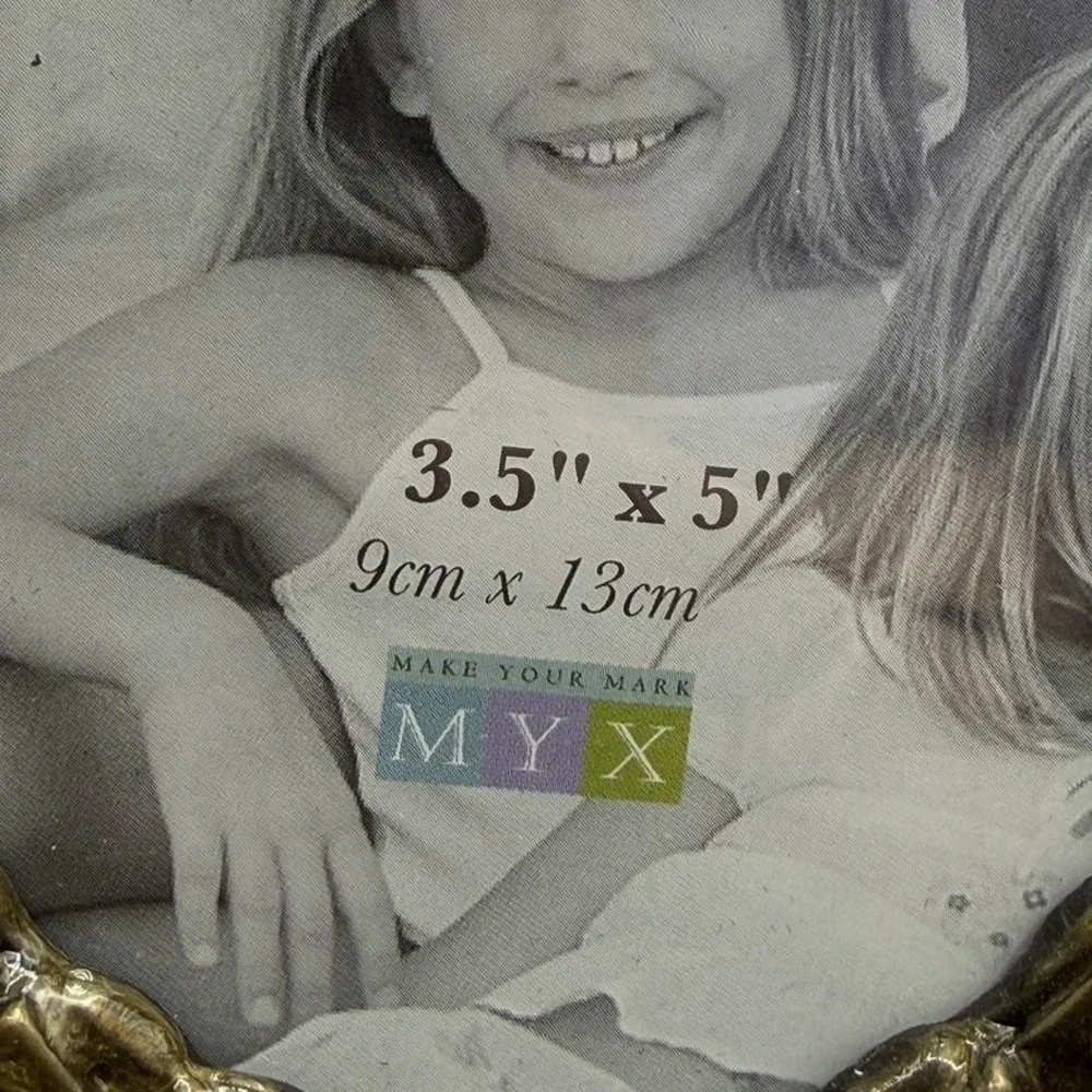 Vintage MYX Pineapple Picture Frame Gold 3.5x5 In Ornate Resin Home Decor